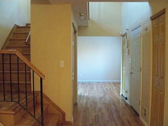 3rd image of 374 Walker St