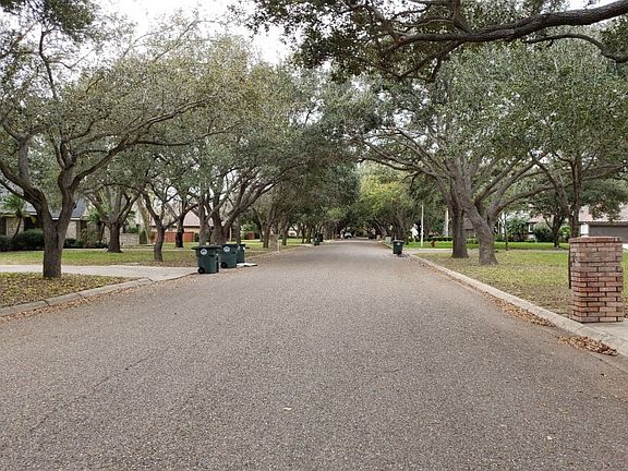 4th image of 2302 Village Dr