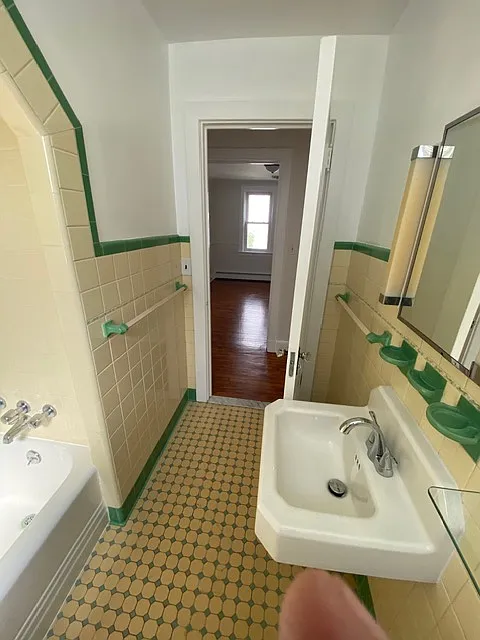 3 bed, 2000 sqft, $1,850 — Photo 4