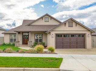 3928 Sunleaf Ave, Medford, OR 97504
