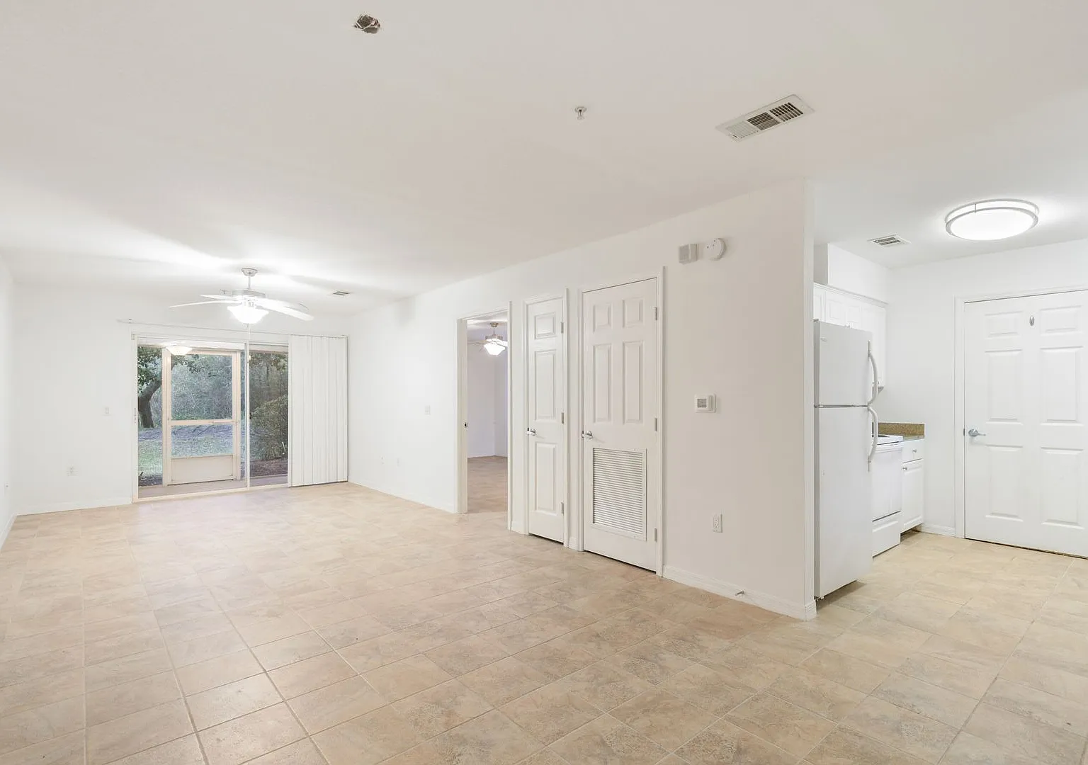 4276 Calinda Ln — Photo 4