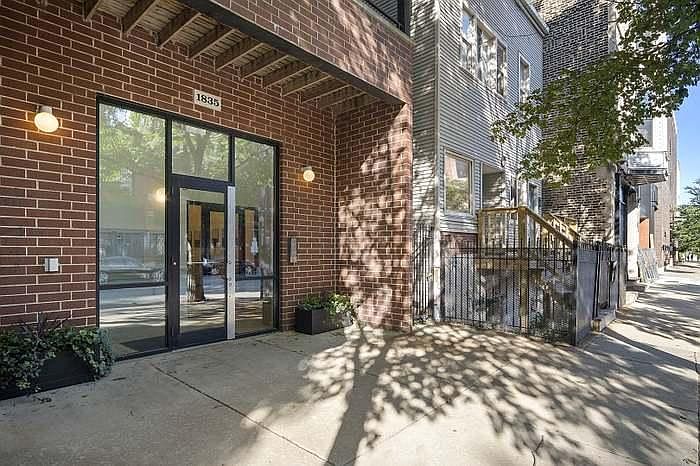 1st image of 1835 N Milwaukee Ave APT 403