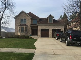 446 Lynn Ct, Clarendon Hills, IL 60514