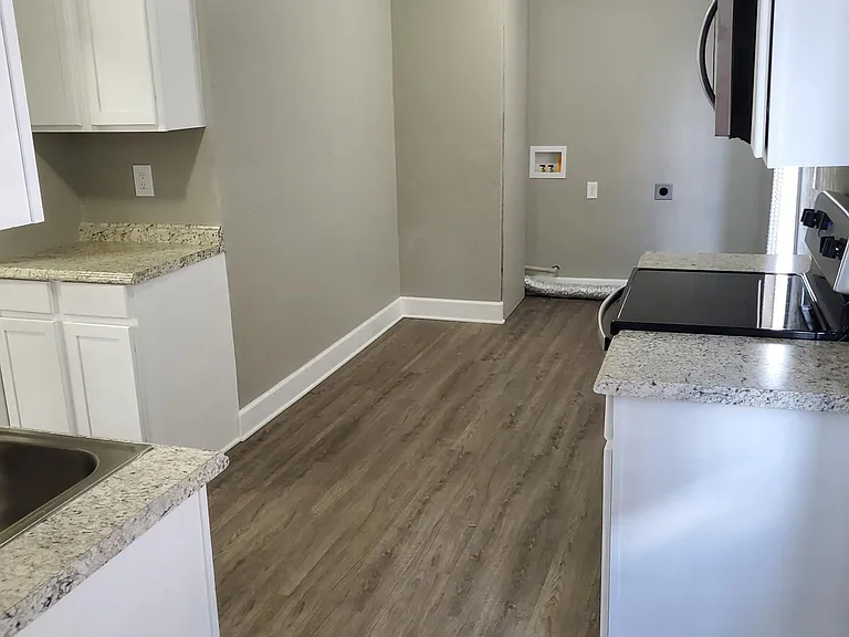 1134 N Ellison Ave — Photo 3