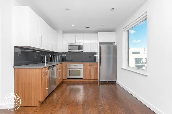 Rented by MySpaceNYC | media 50