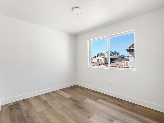 4th image of 4936 Live Oak St #9