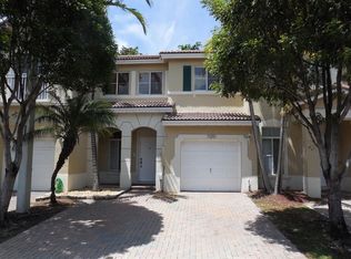 11251 NW 57th Ln, Doral, FL 33178