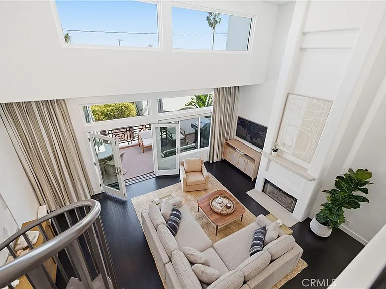 720 Manhattan Beach Blvd — Photo 23