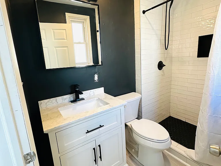 310 W Scott St #A — Photo 6