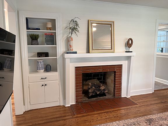 4th image of 209 S Tunstall St