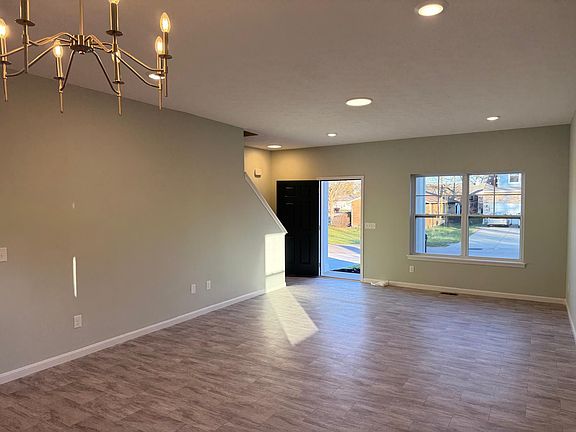 5th image of 11161 Wood Ave