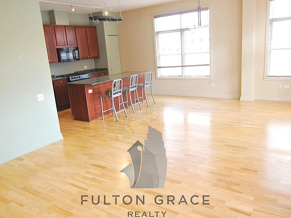 2nd image of 550 W Fulton St #4OH5