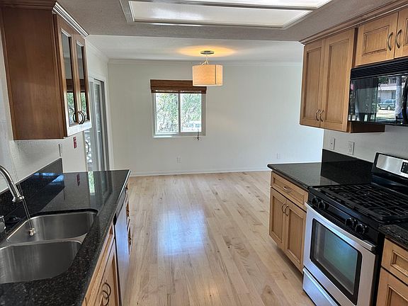 5th image of 706 N Guadalupe Ave Unit 6