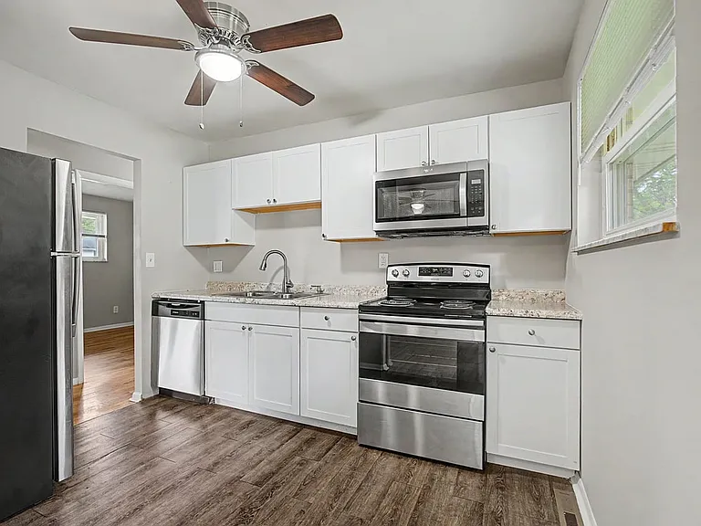 12116 Wincanton Dr — Photo 15