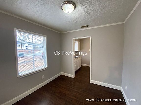 3rd image of 1311 Robin Hood Ln