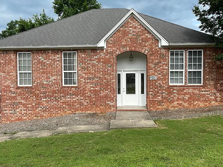 13823 Harold Dr — Photo 11