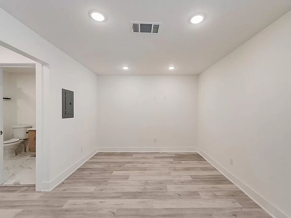 3rd image of 4317 Gaston Ave APT 202