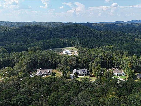 5th image of 764 Flower Farm Dr