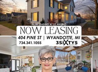 404 Pine St, Wyandotte, MI 48192