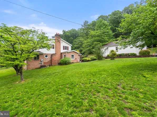 1002 Hostler Rd, Harpers Ferry, WV 25425