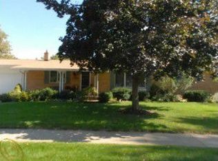 1400 Sycamore Dr, Rochester Hills, MI 48307