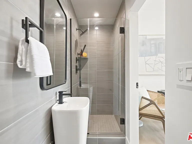 1159 N Formosa Ave #5 — Photo 13