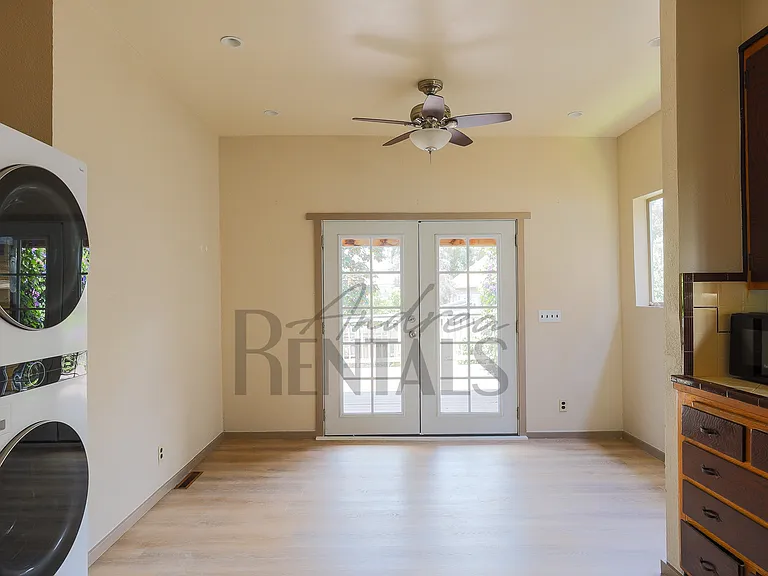 5363 Shafter Ave — Photo 15