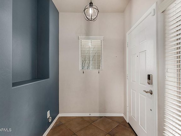 4th image of 2132 W BARWICK Drive W