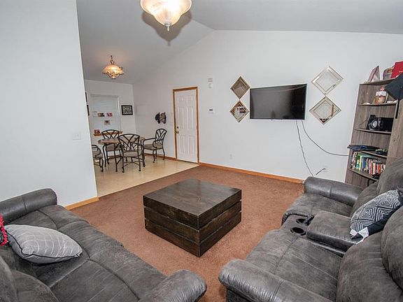 3rd image of 3535 Staunton Dr