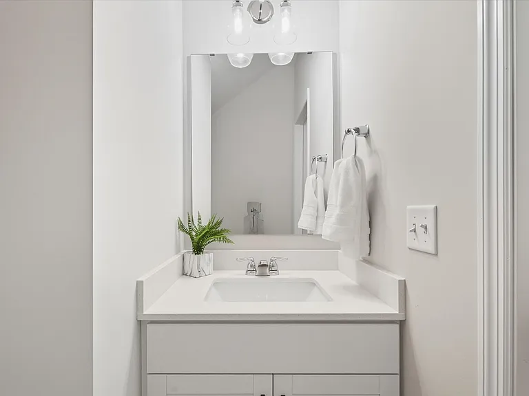 3472 Knightsbridge Trl N — Photo 23