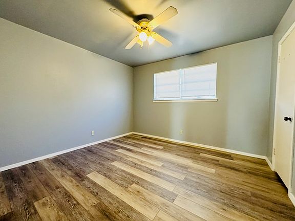 4th image of 3838 Inglewood Dr