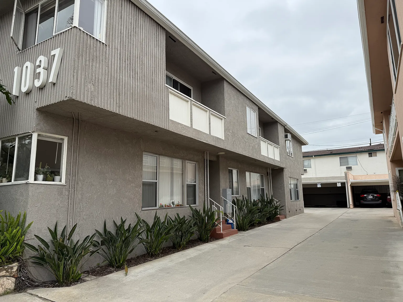 1 bed, 700 sqft, $2,100 — Photo 3