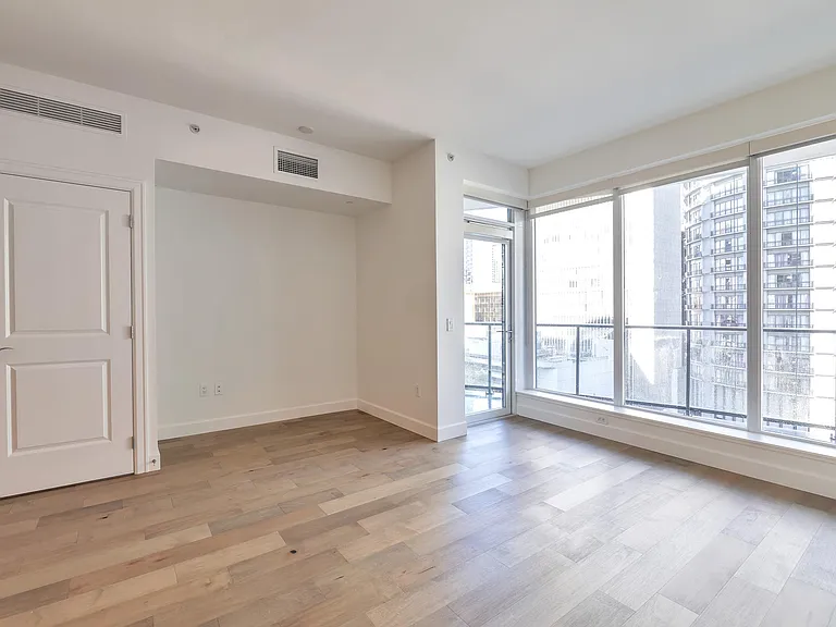 1920 4th Ave #810 — Photo 16
