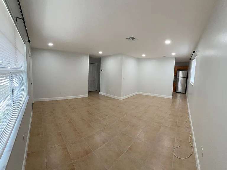 520 46th St #522 — Photo 16