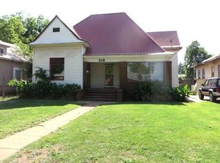 318 S 6th St, Chickasha, OK 73018