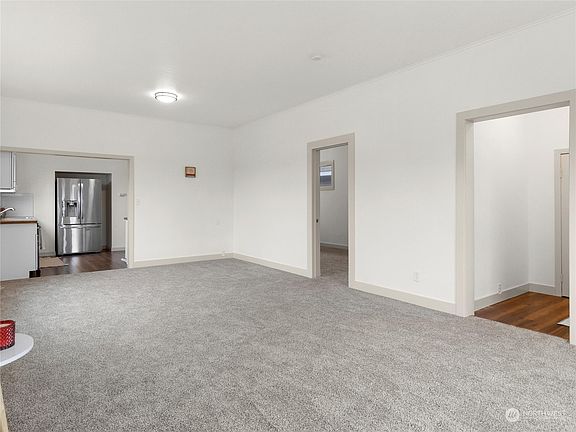 3rd image of 101 Emerson Avenue