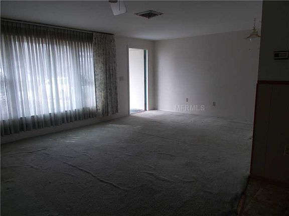 3rd image of 2161 Sandlewood Dr