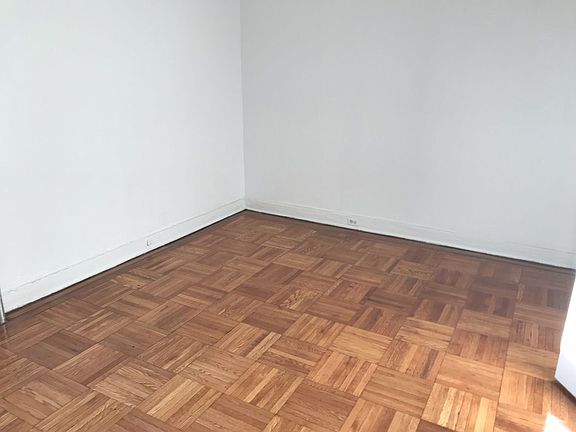 5th image of 538 E 21st St APT D4