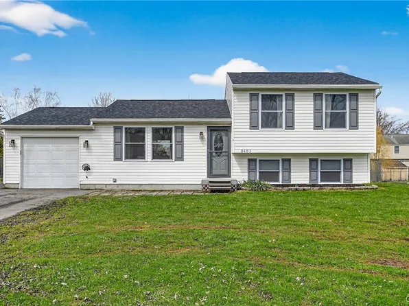 8485 Chinkapin Cir, Cicero, NY 13039
