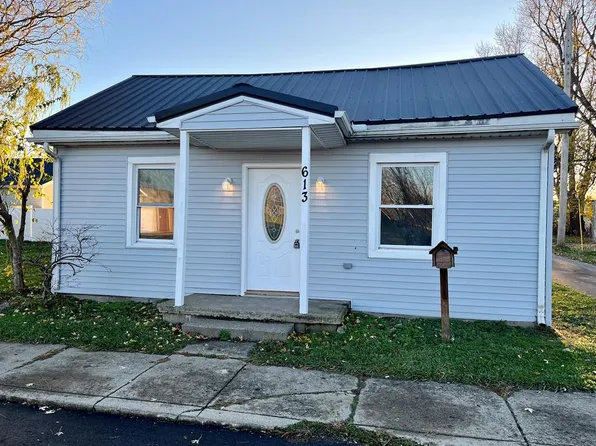 613 Delaware St, Washington Court House, OH 43160