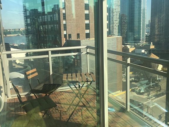 5th image of 505 W 37th St APT 1602