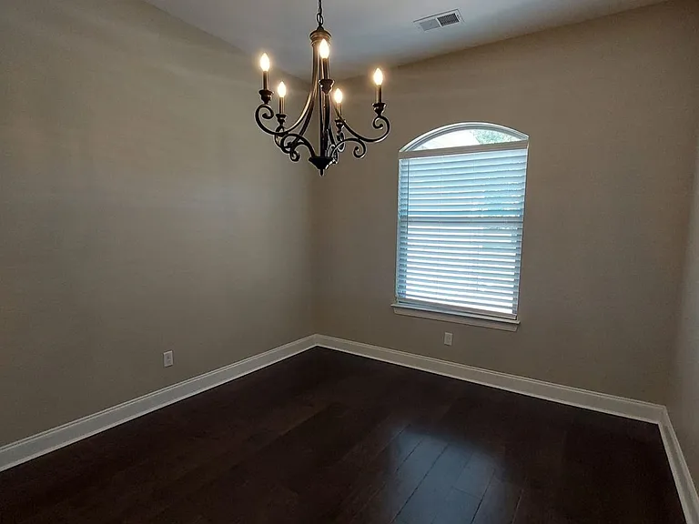 5285 Hurt Rd — Photo 5
