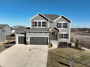 19009 Skyview Ln, Spring Hill, KS 66083
