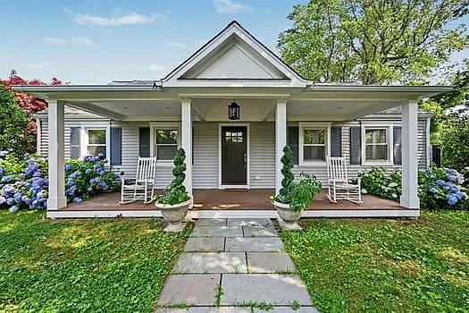 124 Shore Rd