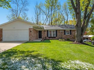 1006 Bridgeport Dr, Ballwin, MO