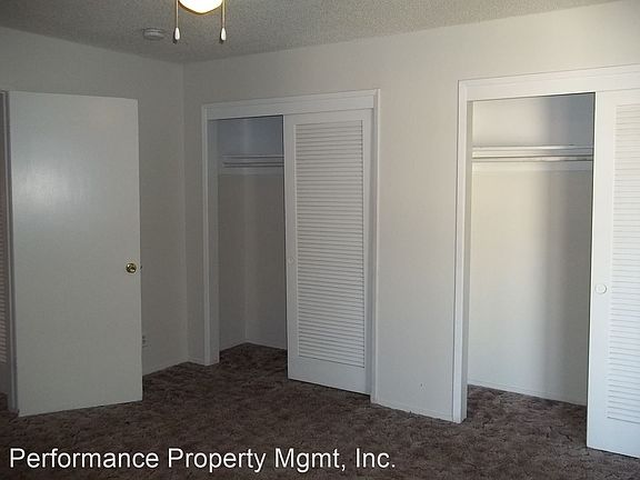 5th image of 4544 N Sharon Ave APT C