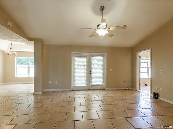 5th image of 15092 NW 147th Dr