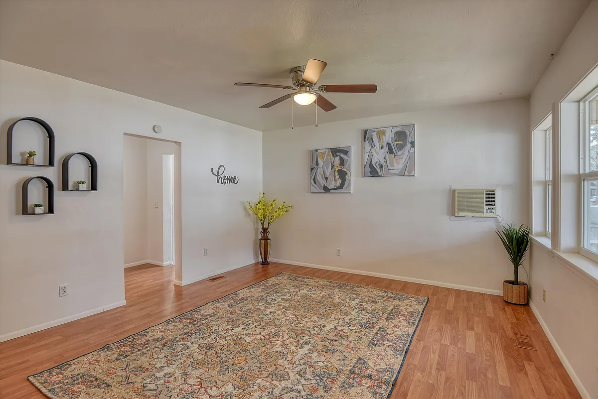 Front Room - 706 W Davidson Ave