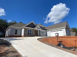 7511 Bentridge Forest Dr, Kernersville, NC 27284