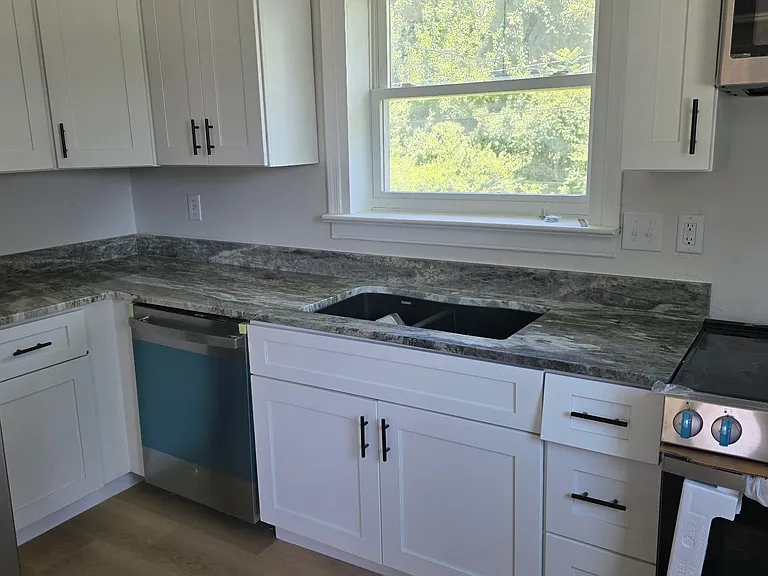 412 Winston St — Photo 10